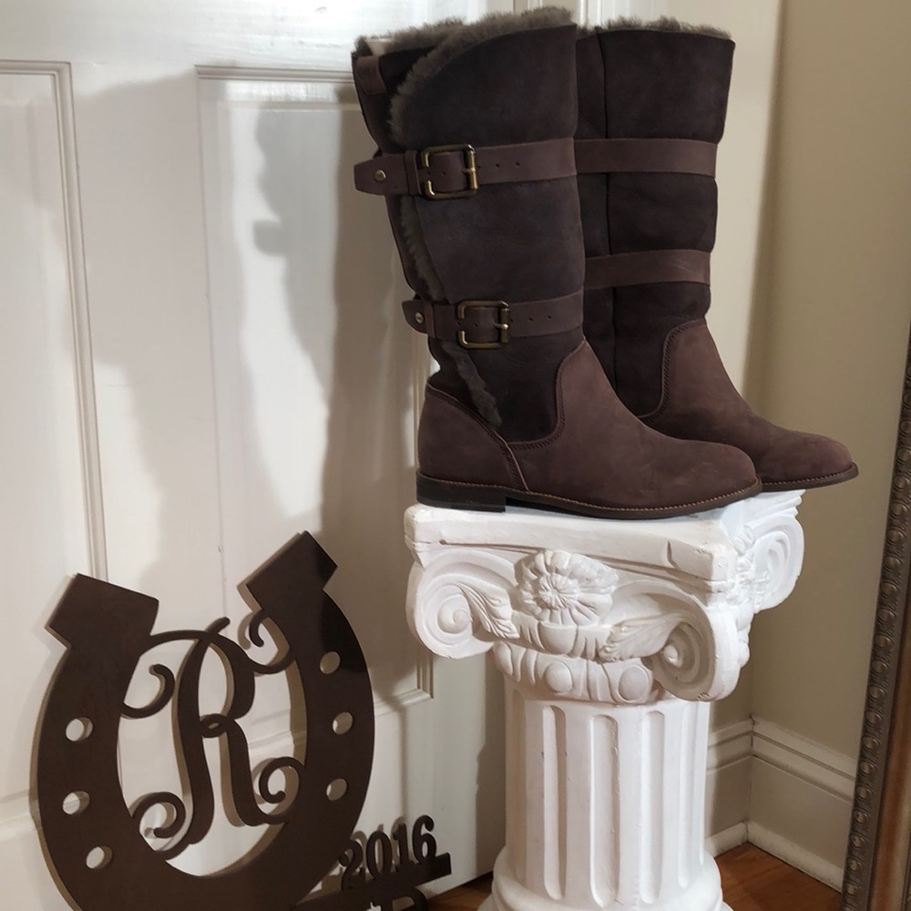 EMU never worn leather boots!!